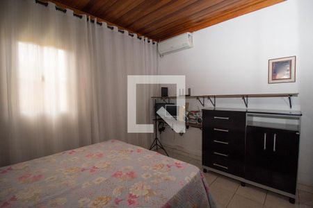 Casa à venda com 540m², 5 quartos e 2 vagas Casa à venda com 540m², 5 quartos e 2 vagasQuarto 2