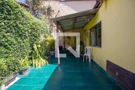 Casa à venda com 540m², 5 quartos e 2 vagas Casa à venda com 540m², 5 quartos e 2 vagasQuintal