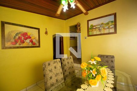 Casa à venda com 540m², 5 quartos e 2 vagas Casa à venda com 540m², 5 quartos e 2 vagasSala de Jantar