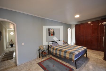 Casa à venda com 240m², 3 quartos e 2 vagasSuíte 1