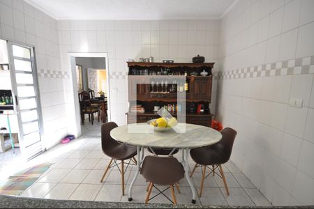 Casa à venda com 240m², 3 quartos e 2 vagasCopa