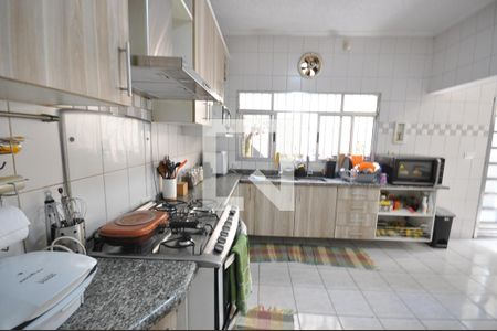 Casa à venda com 240m², 3 quartos e 2 vagasCozinha