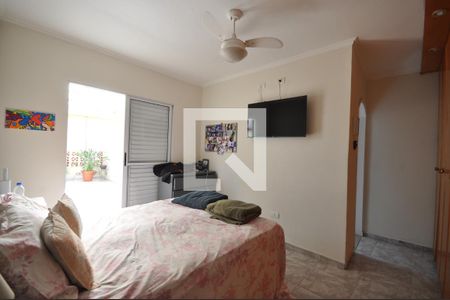 Casa à venda com 240m², 3 quartos e 2 vagasSuíte 2