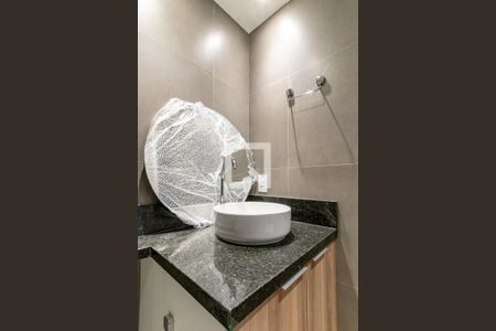 Banheiro de kitnet/studio para alugar com 1 quarto, 24m² em Vila Olímpia, São Paulo