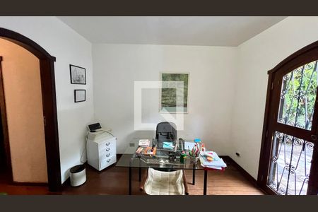 Casa à venda com 592m², 5 quartos e 3 vagas Casa à venda com 592m², 5 quartos e 3 vagasSuite 3