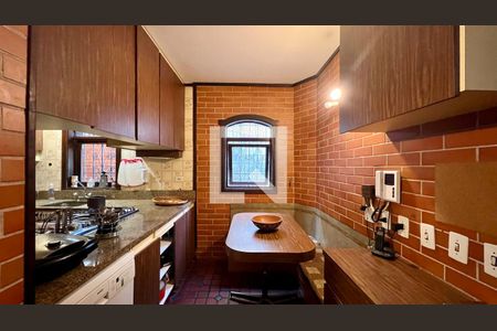 Casa à venda com 592m², 5 quartos e 3 vagas Casa à venda com 592m², 5 quartos e 3 vagasCopa