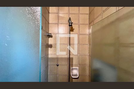 Casa à venda com 592m², 5 quartos e 3 vagas Casa à venda com 592m², 5 quartos e 3 vagasBanheiro da Suíte 4