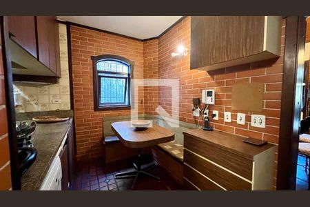 Casa à venda com 592m², 5 quartos e 3 vagas Casa à venda com 592m², 5 quartos e 3 vagasCopa