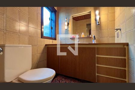 Casa à venda com 592m², 5 quartos e 3 vagas Casa à venda com 592m², 5 quartos e 3 vagasBanheiro da suite 5