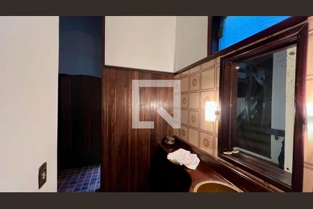 Casa à venda com 592m², 5 quartos e 3 vagas Casa à venda com 592m², 5 quartos e 3 vagasLavabo