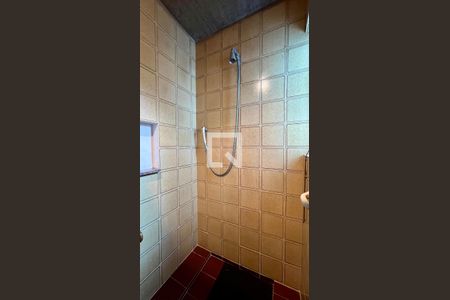 Casa à venda com 592m², 5 quartos e 3 vagas Casa à venda com 592m², 5 quartos e 3 vagasBanheiro da suite 5