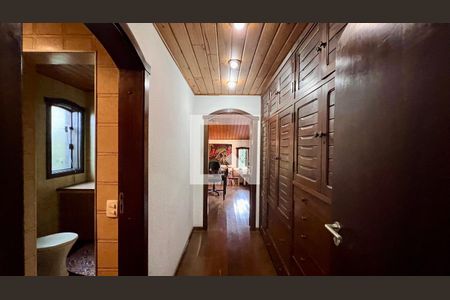 Casa à venda com 592m², 5 quartos e 3 vagas Casa à venda com 592m², 5 quartos e 3 vagasSuite 5