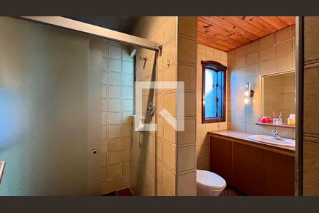 Casa à venda com 592m², 5 quartos e 3 vagas Casa à venda com 592m², 5 quartos e 3 vagasBanheiro da suite 5