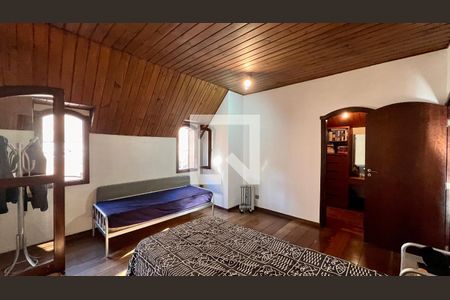 Casa à venda com 592m², 5 quartos e 3 vagas Casa à venda com 592m², 5 quartos e 3 vagasSuíte 4