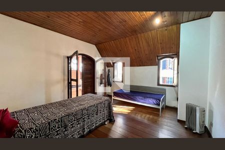 Casa à venda com 592m², 5 quartos e 3 vagas Casa à venda com 592m², 5 quartos e 3 vagasSuíte 4