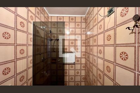 Casa à venda com 592m², 5 quartos e 3 vagas Casa à venda com 592m², 5 quartos e 3 vagasBanheiro da Suíte 3