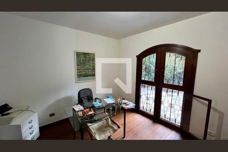 Casa à venda com 592m², 5 quartos e 3 vagas Casa à venda com 592m², 5 quartos e 3 vagasSuite 3