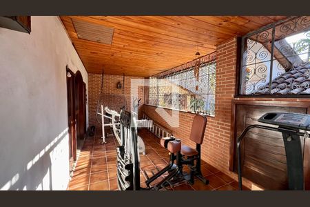 Casa à venda com 592m², 5 quartos e 3 vagas Casa à venda com 592m², 5 quartos e 3 vagasAcademia