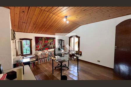 Casa à venda com 592m², 5 quartos e 3 vagas Casa à venda com 592m², 5 quartos e 3 vagasSuite 5