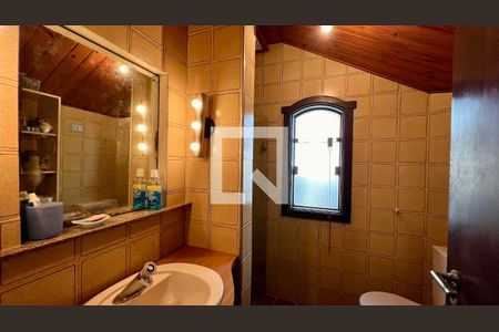 Casa à venda com 592m², 5 quartos e 3 vagas Casa à venda com 592m², 5 quartos e 3 vagasBanheiro da Suíte 4