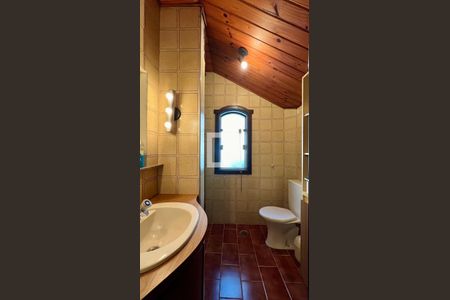 Casa à venda com 592m², 5 quartos e 3 vagas Casa à venda com 592m², 5 quartos e 3 vagasBanheiro da Suíte 4