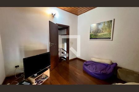 Casa à venda com 592m², 5 quartos e 3 vagas Casa à venda com 592m², 5 quartos e 3 vagasSaleta