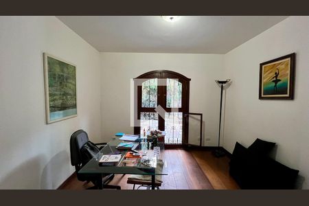 Casa à venda com 592m², 5 quartos e 3 vagas Casa à venda com 592m², 5 quartos e 3 vagasSuite 3