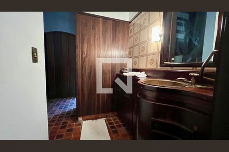 Casa à venda com 592m², 5 quartos e 3 vagas Casa à venda com 592m², 5 quartos e 3 vagasLavabo