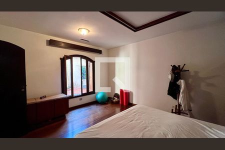 Casa à venda com 592m², 5 quartos e 3 vagas Casa à venda com 592m², 5 quartos e 3 vagasSuite 1