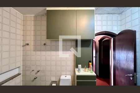 Casa à venda com 592m², 5 quartos e 3 vagas Casa à venda com 592m², 5 quartos e 3 vagasBanheiro da Suíte 1