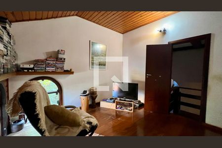 Casa à venda com 592m², 5 quartos e 3 vagas Casa à venda com 592m², 5 quartos e 3 vagasSaleta