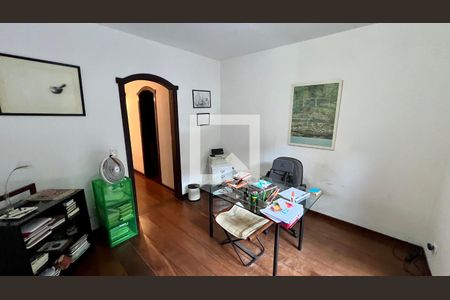 Casa à venda com 592m², 5 quartos e 3 vagas Casa à venda com 592m², 5 quartos e 3 vagasSuite 3