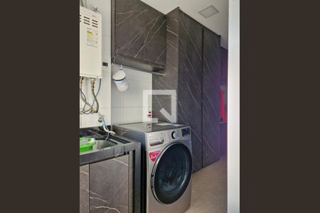 Apartamento à venda com 215m², 4 quartos e 4 vagas Apartamento à venda com 215m², 4 quartos e 4 vagasÁrea de Serviço