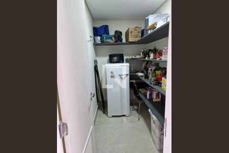 Apartamento à venda com 215m², 4 quartos e 4 vagas Apartamento à venda com 215m², 4 quartos e 4 vagasDespensa