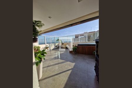 Apartamento à venda com 215m², 4 quartos e 4 vagas Apartamento à venda com 215m², 4 quartos e 4 vagasvaranda