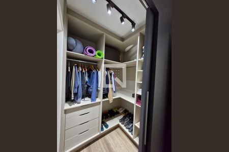 Apartamento à venda com 215m², 4 quartos e 4 vagas Apartamento à venda com 215m², 4 quartos e 4 vagasQuarto