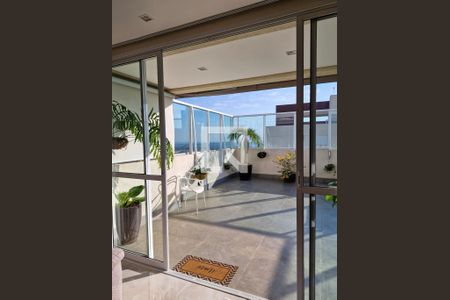 Apartamento à venda com 215m², 4 quartos e 4 vagas Apartamento à venda com 215m², 4 quartos e 4 vagasvaranda