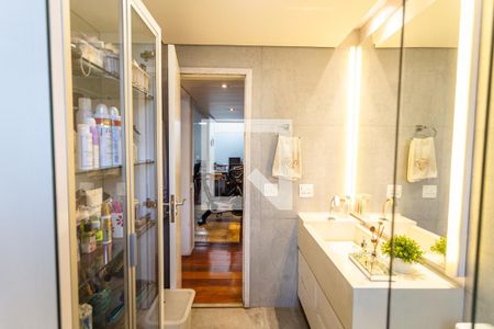 Apartamento à venda com 130m², 3 quartos e 2 vagasBanheiro Social