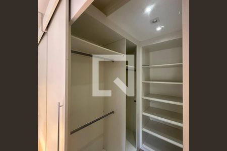 Apartamento para alugar com 90m², 2 quartos e 2 vagasCloset da suíte 1