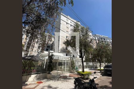 Apartamento para alugar com 90m², 2 quartos e 2 vagasFachada