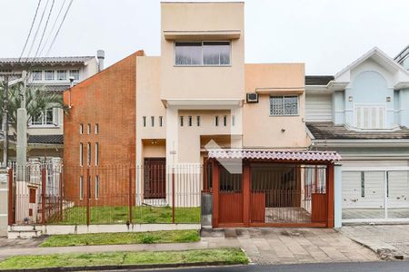 Casa à venda com 329m², 4 quartos e 3 vagasFachada