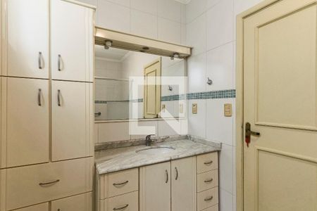 Casa à venda com 329m², 4 quartos e 3 vagasBanheiro da Suíte