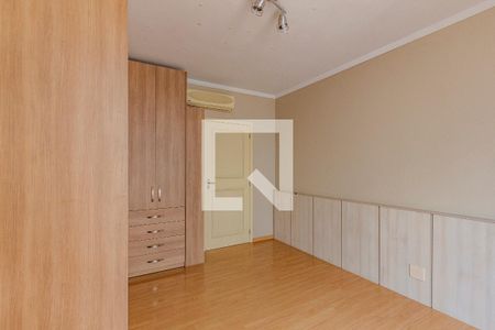 Casa à venda com 329m², 4 quartos e 3 vagasQuarto 2