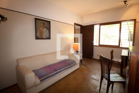 Casa à venda com 260m², 4 quartos e 5 vagasEscritório