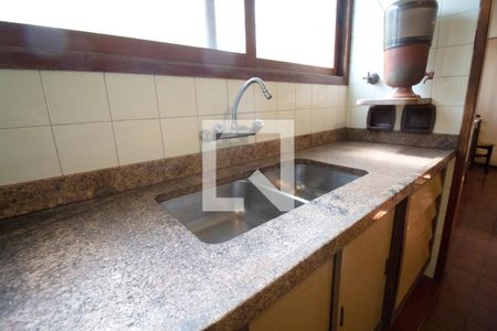 Casa à venda com 260m², 4 quartos e 5 vagasCozinha