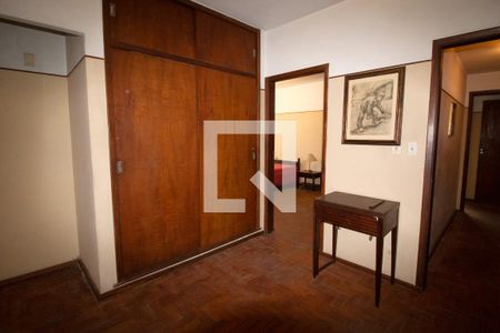 Casa à venda com 260m², 4 quartos e 5 vagasHall