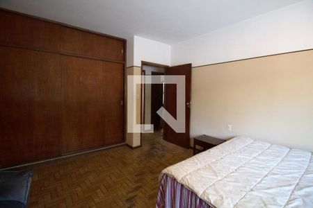 Casa à venda com 260m², 4 quartos e 5 vagasSuíte 1