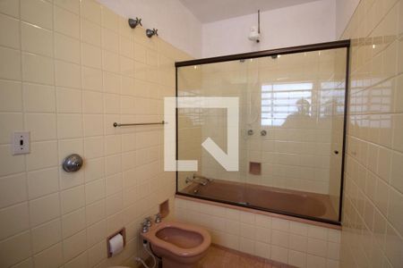 Casa à venda com 260m², 4 quartos e 5 vagasBanheiro da Suíte 2