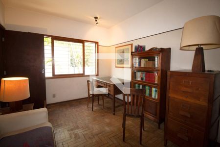 Casa à venda com 260m², 4 quartos e 5 vagasEscritório