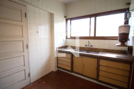 Casa à venda com 260m², 4 quartos e 5 vagasCozinha